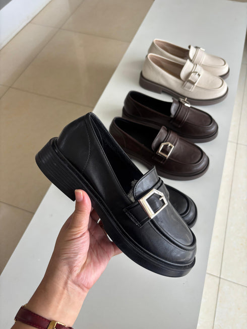 Buckle Straps Loafer